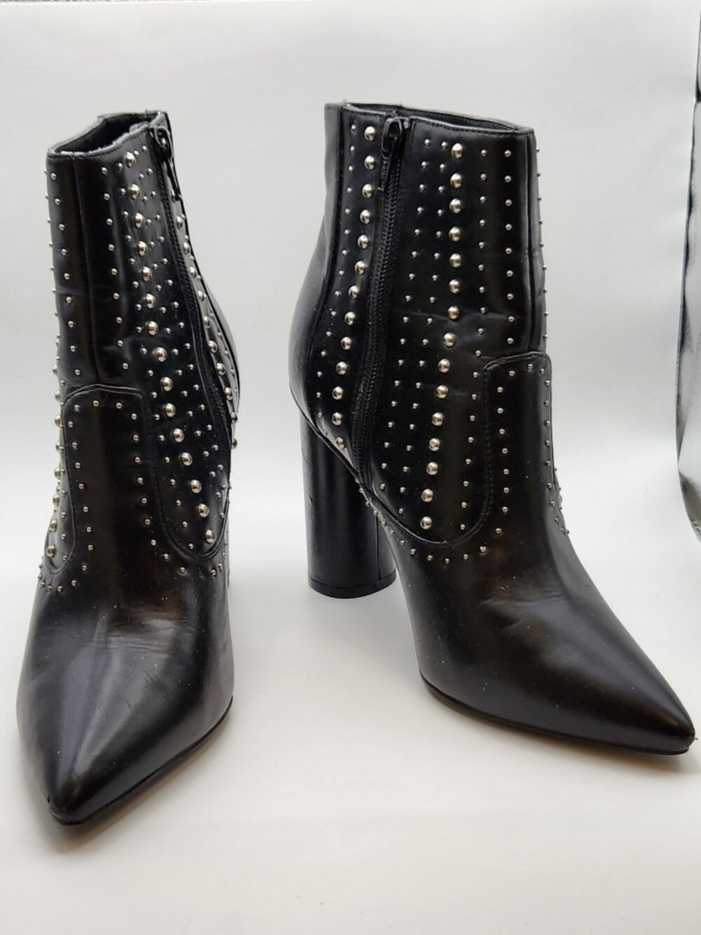 BCBGeneration booties sz 7.5 M Black faux leather studded GUC